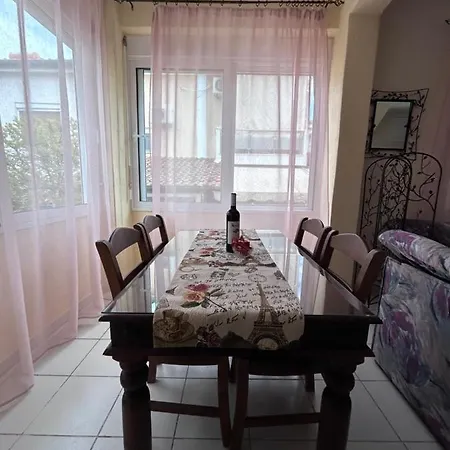 Maria's Maisonette Дом отдыха *